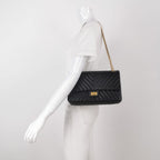 Borsa 2.55 Medium in pelle nera con fodera beige