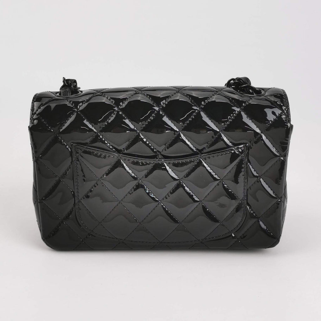 Borsa Timeless / Classica Maxi Jumbo in pelle verniciata nera