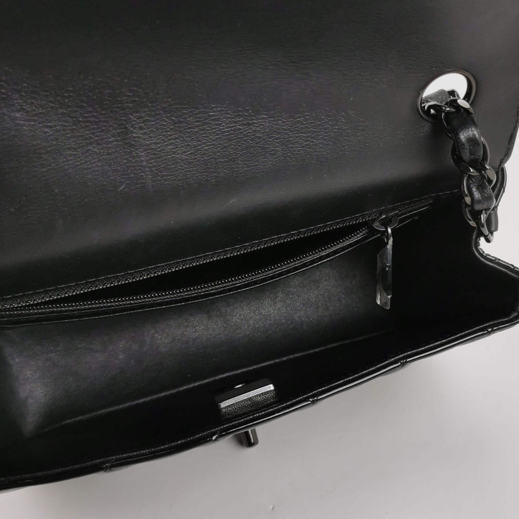 Borsa Timeless / Classica Maxi Jumbo in pelle verniciata nera