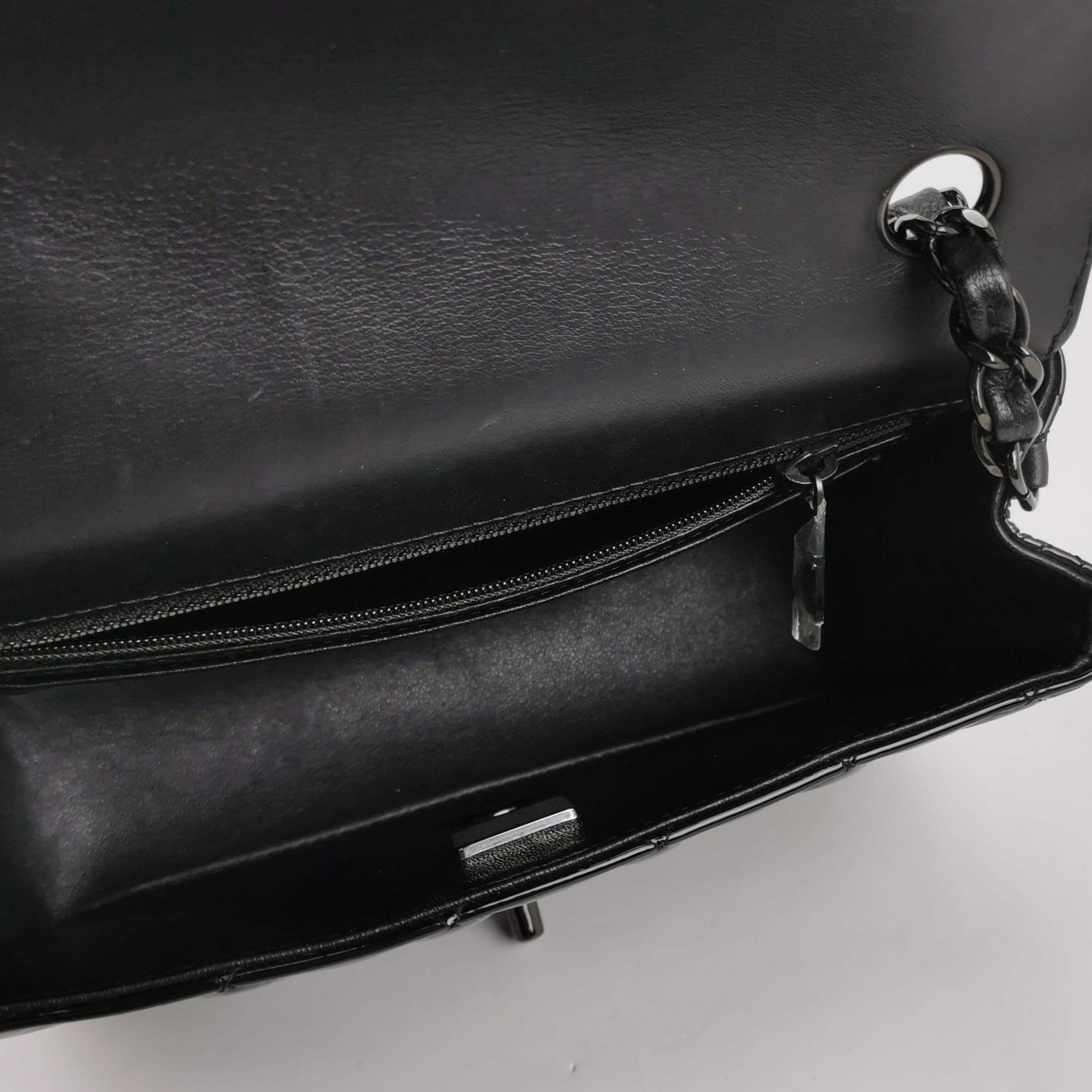 Borsa Timeless / Classica Maxi Jumbo in pelle verniciata nera