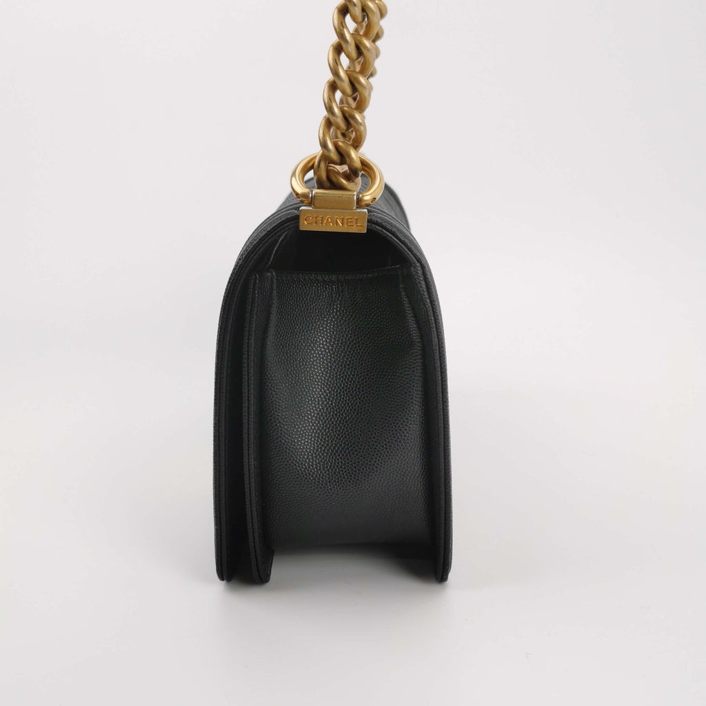 Borsa Boy Media in caviar nero in pelle
