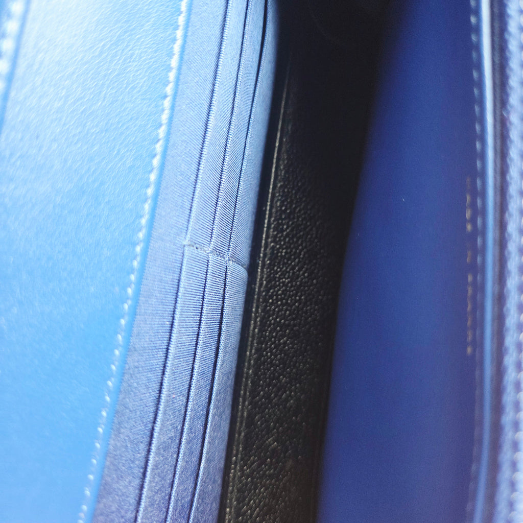 Sac Boy WOC en cuir Caviar Bleu