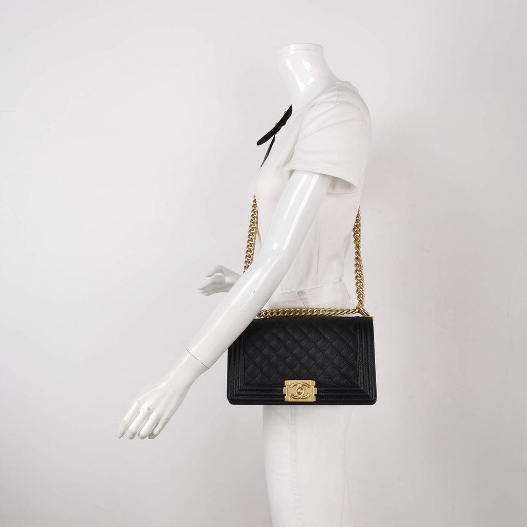 Borsa Boy Media in caviar nero in pelle