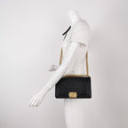 Borsa Boy Media in caviar nero in pelle