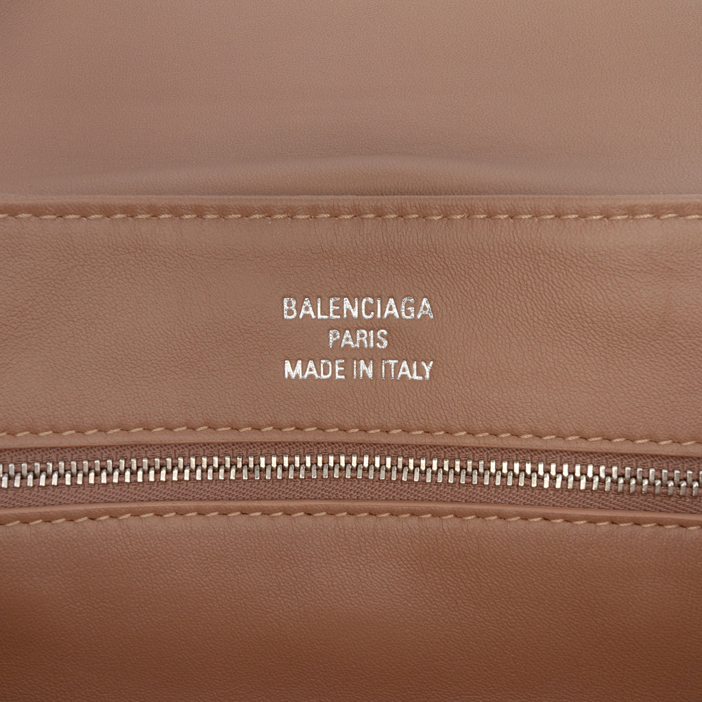 Sac Balenciaga Distressed Satin Leopolda Pochette – photo 5