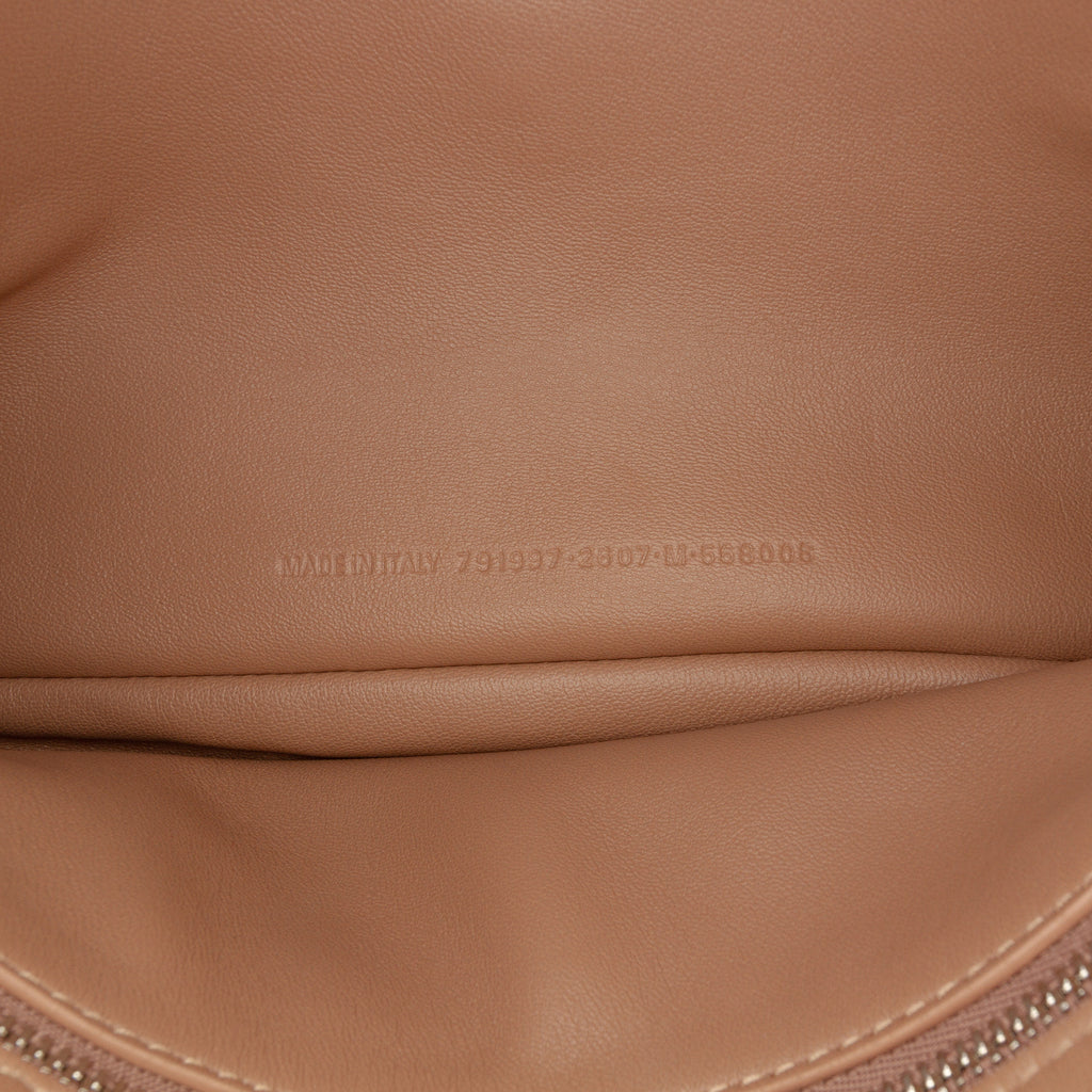 Sac Balenciaga Distressed Satin Leopolda Pochette – photo 6