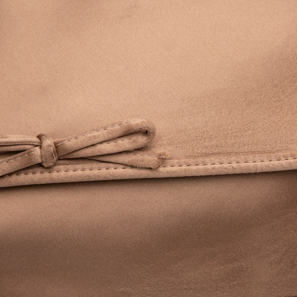 Sac Balenciaga Distressed Satin Leopolda Pochette – photo 8