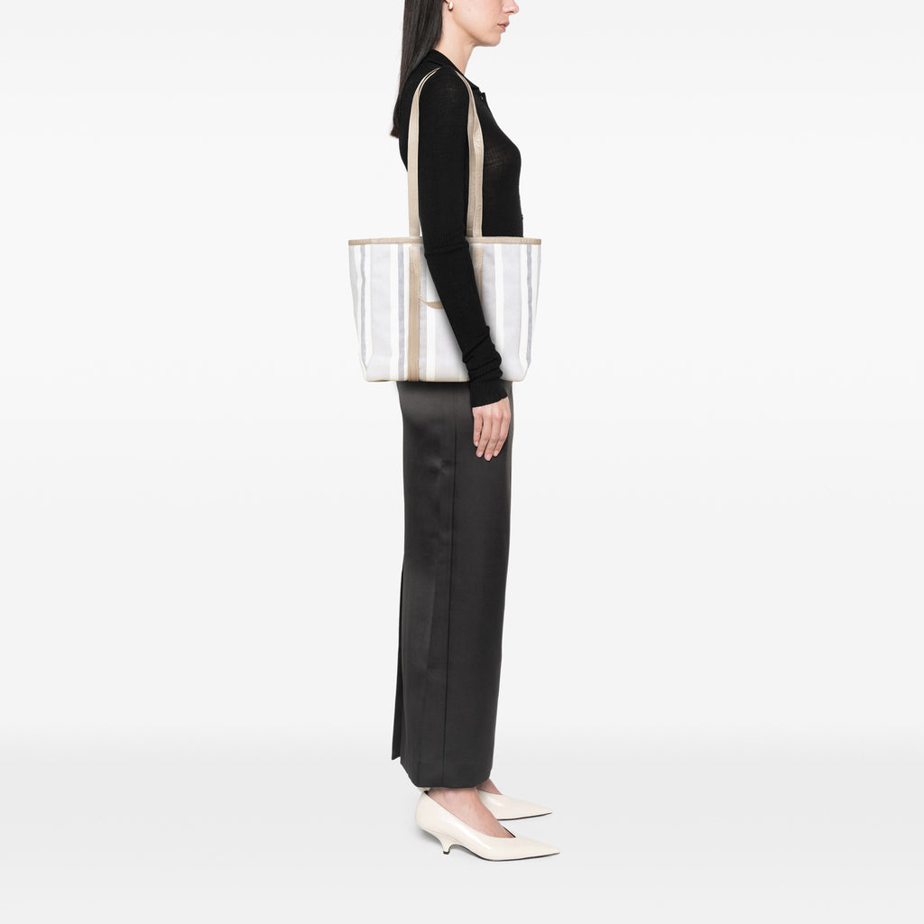 Sac Balenciaga Medium Woven Cuir de veau Barbes East West Cabas Bag – photo 11