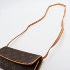 Sac Monogram Pochette Twin PM en toile Monogram Marron