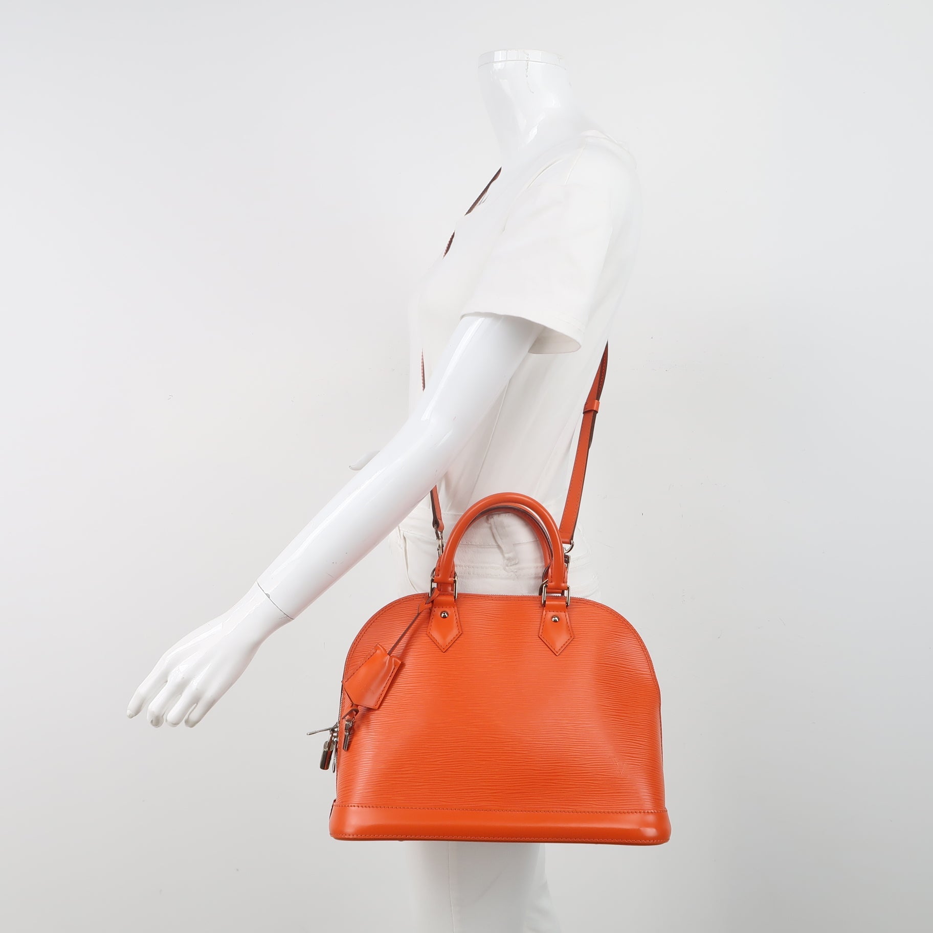 Sac Alma PM en cuir épi rouge Louis Vuitton