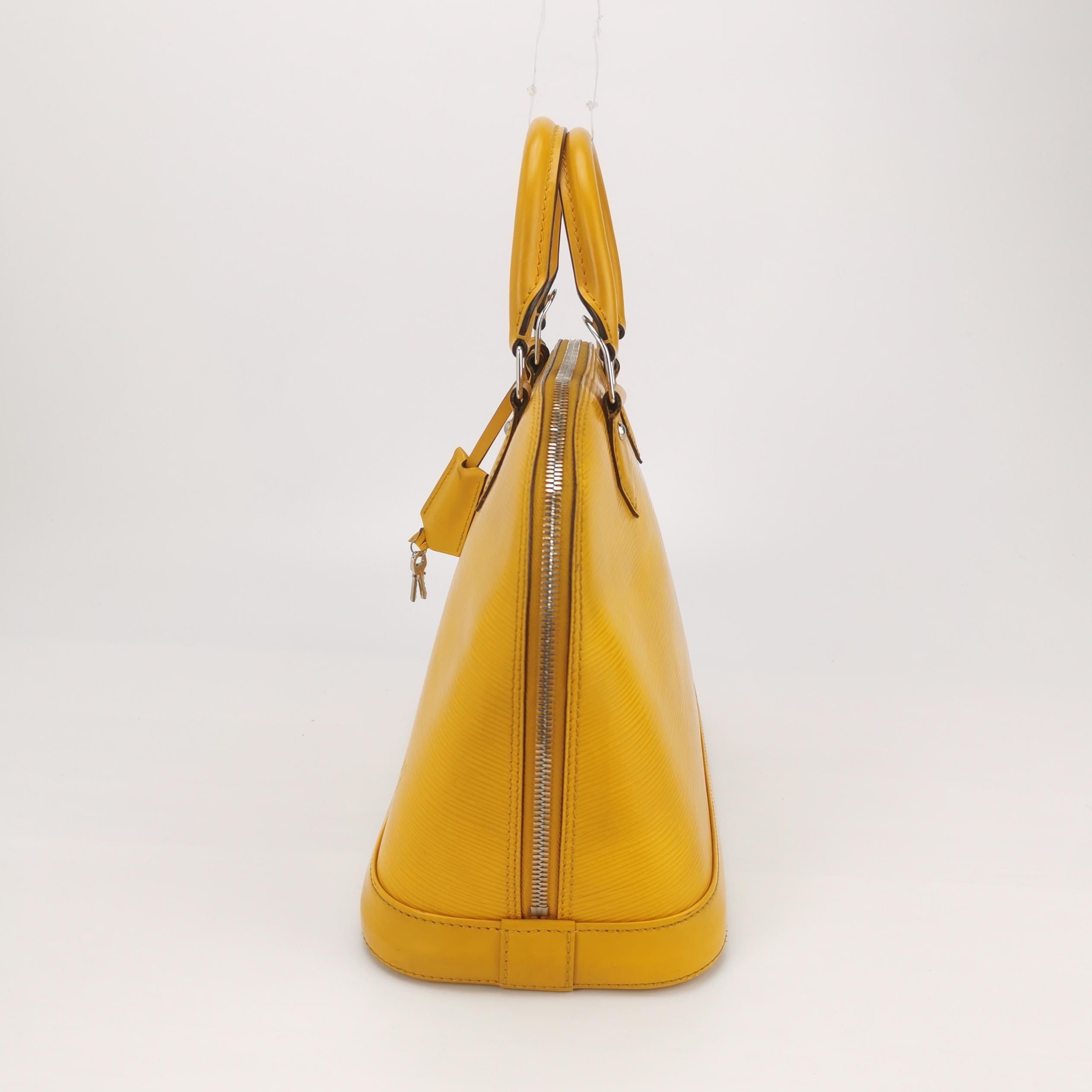 Sac Alma PM vintage en cuir épi jaune Louis Vuitton