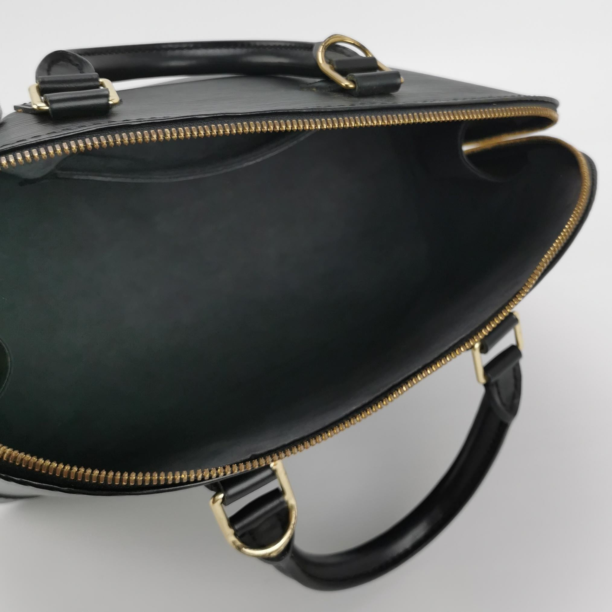 Sac Alma PM vintage en cuir épi noir Louis Vuitton