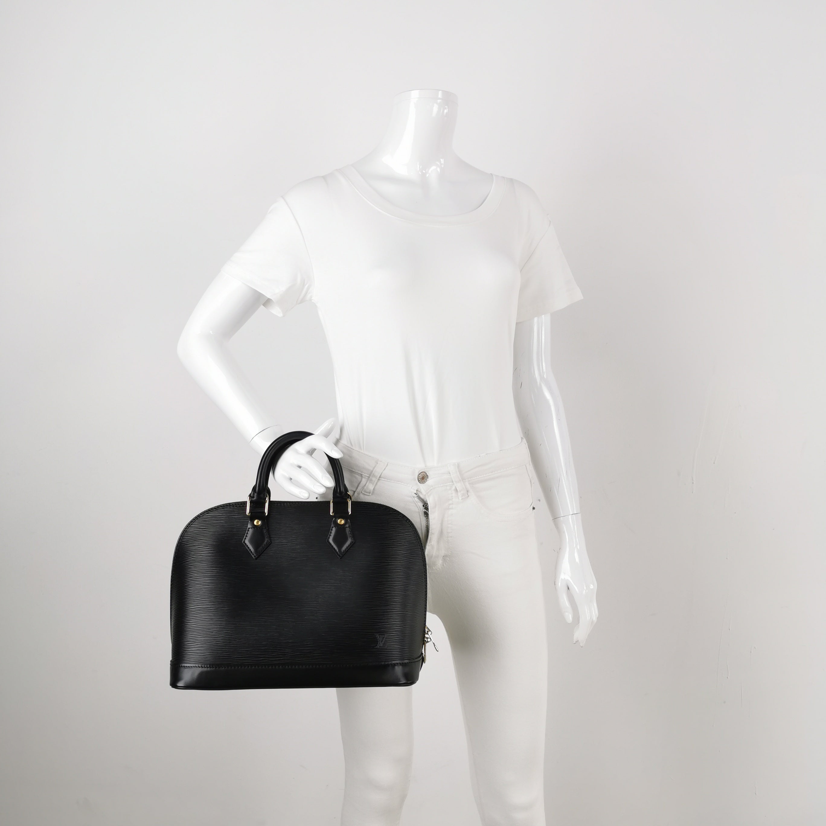 Sac Alma PM vintage en cuir épi noir Louis Vuitton