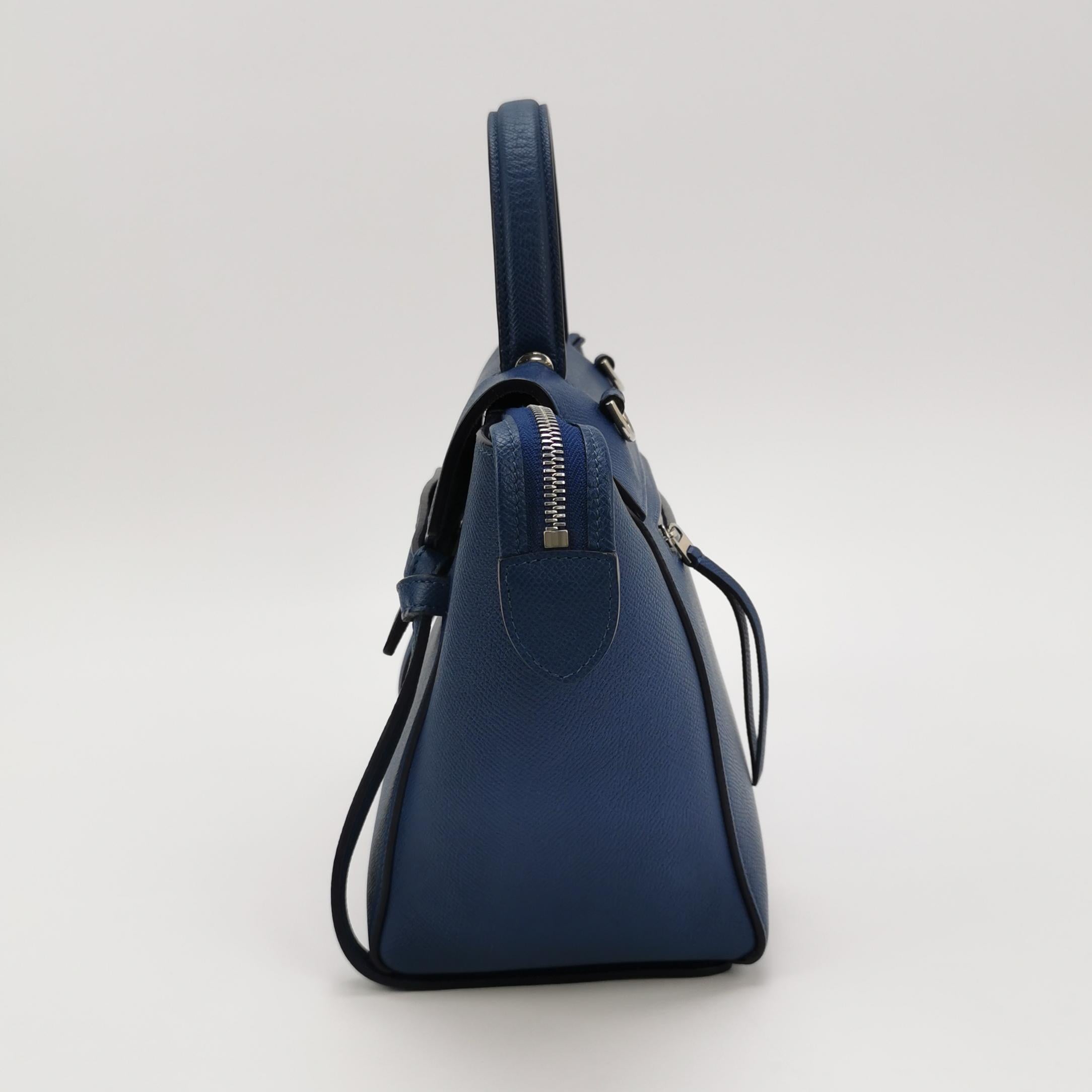 Sac Belt Micro en cuir bleu Celine