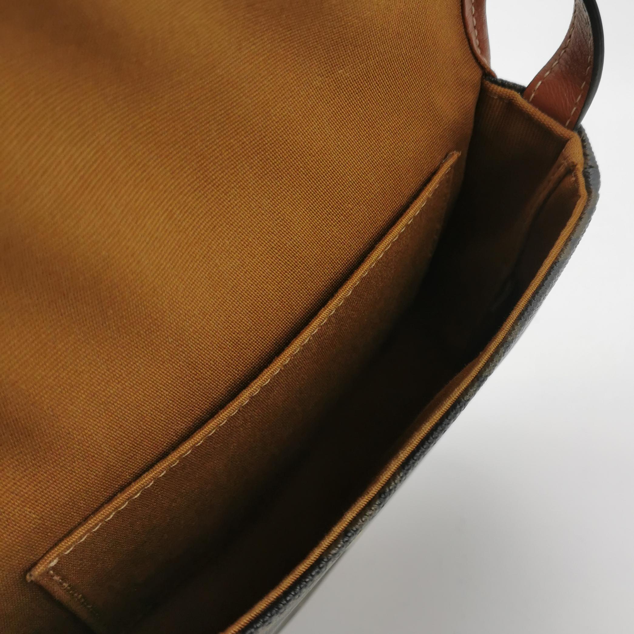 Sac Besace Triomphe en cuir monogram marron Celine