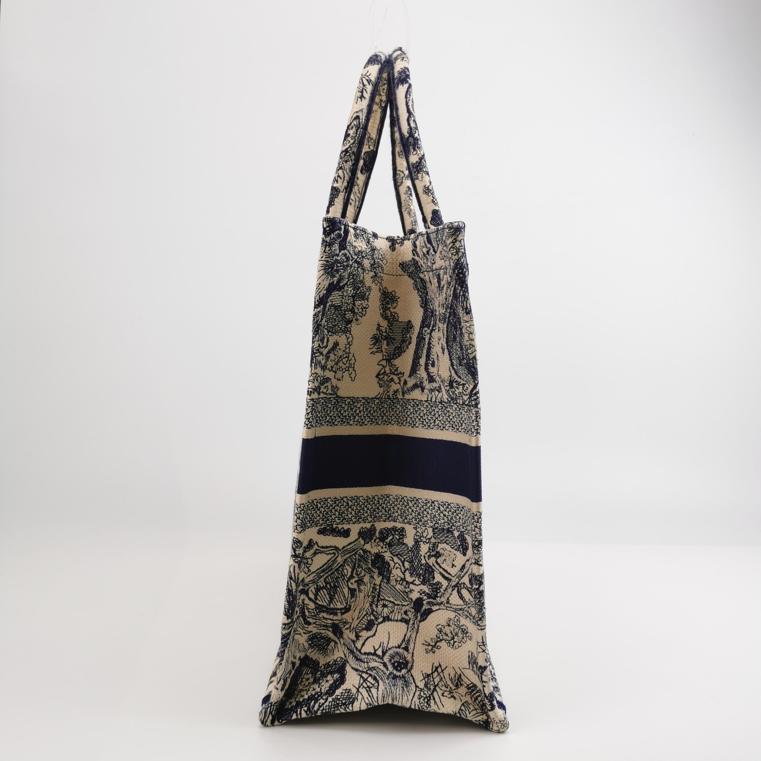 Sac Book Tote Medium Dior en toile de Jouy Dior
