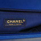 Sac Boy Medium en cuir bleu Chanel