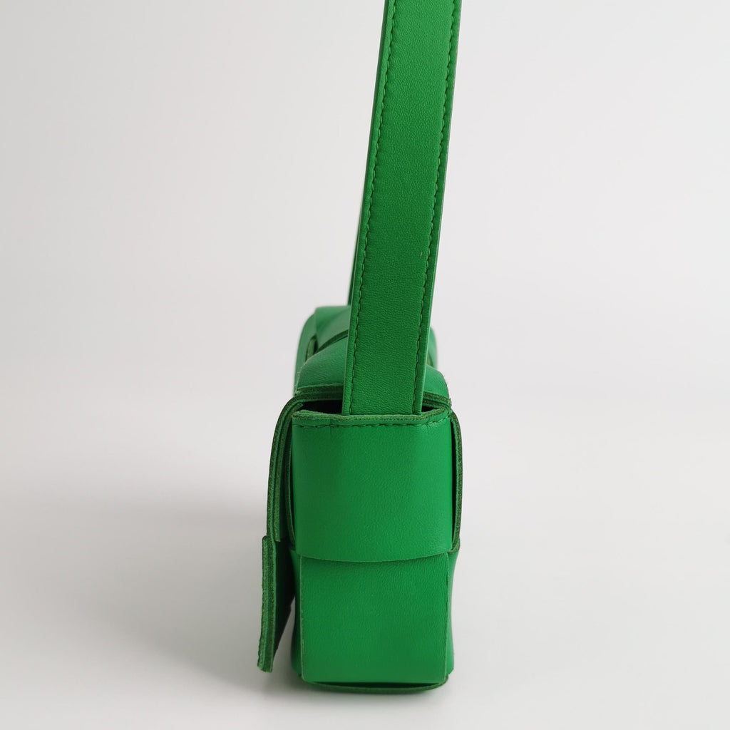 Sac Cassette en cuir vert Bottega Veneta