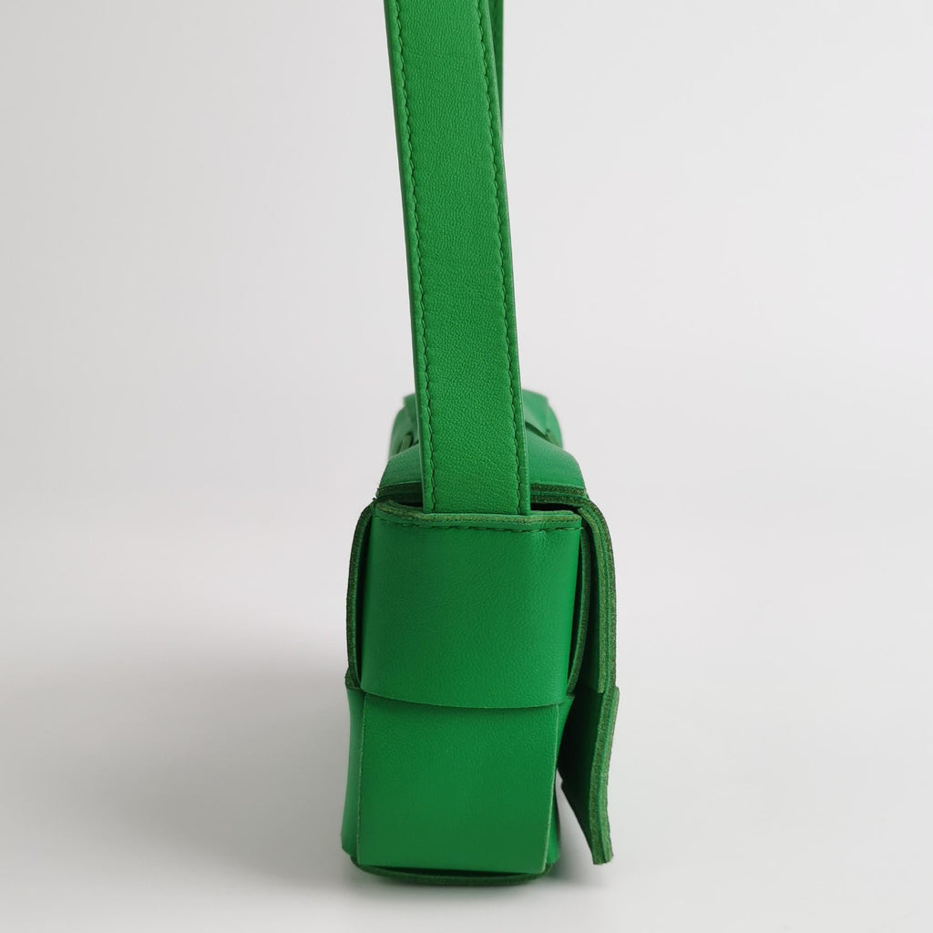 Sac Cassette en cuir vert Bottega Veneta