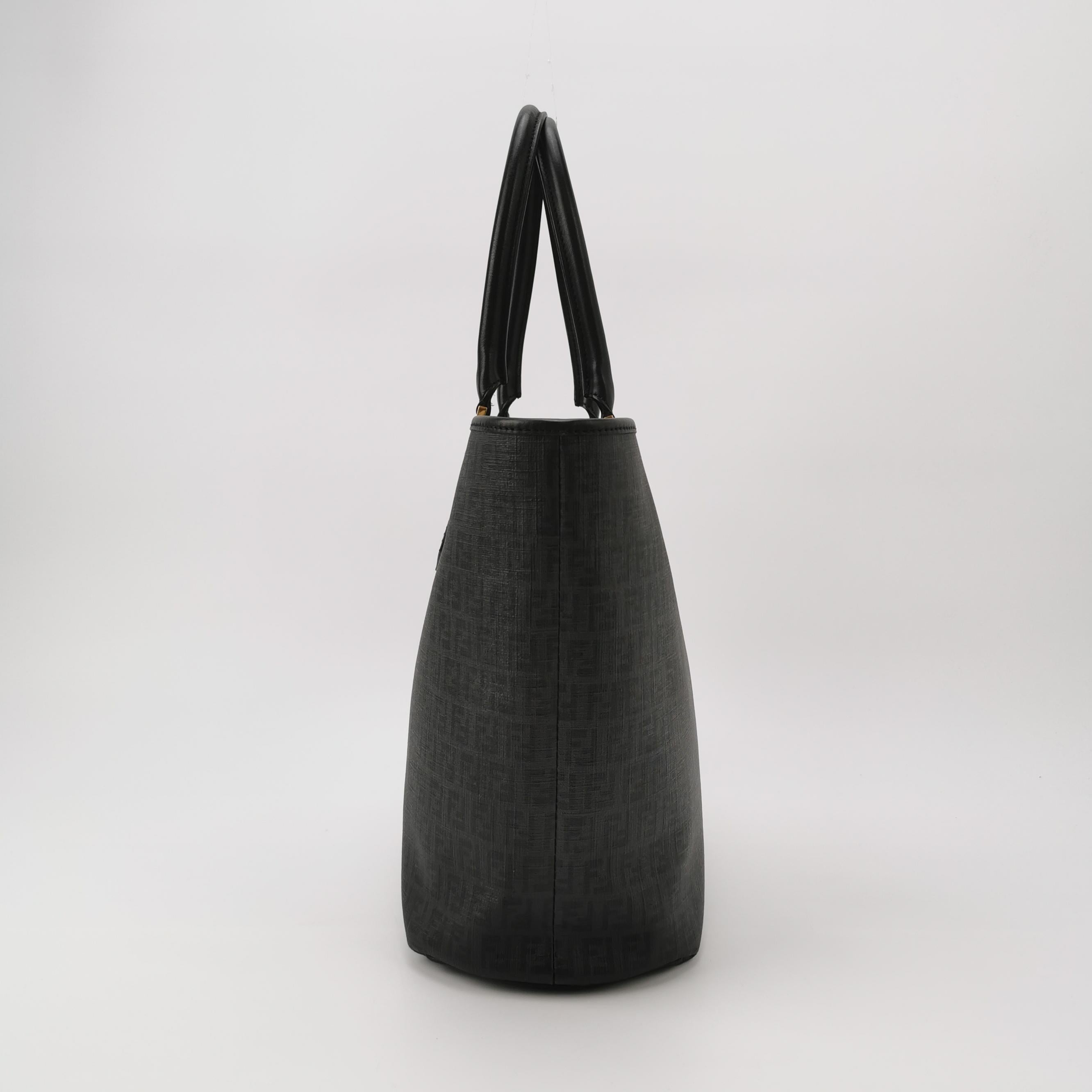 Sac fourre - tout Zucchino en cuir noir Fendi
