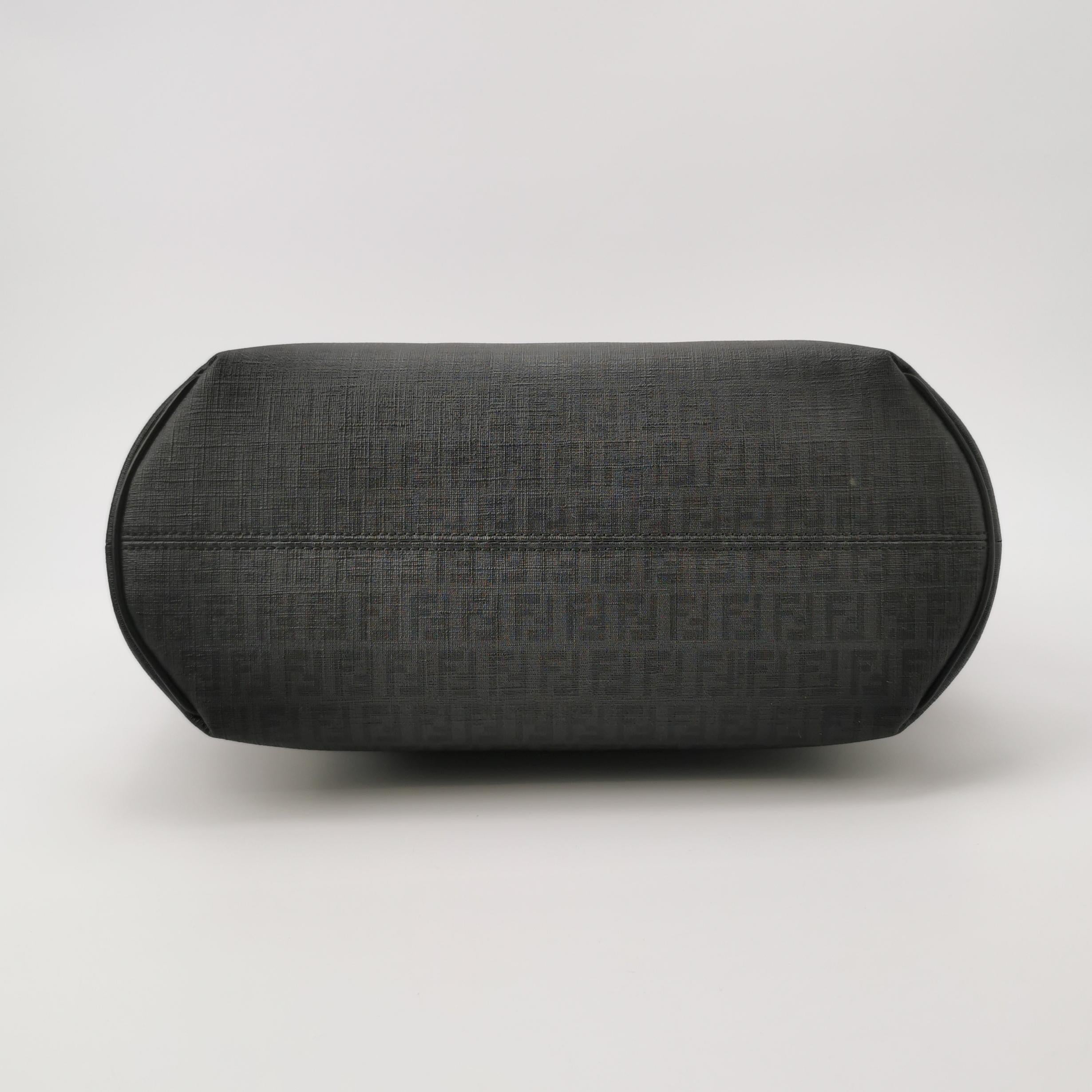 Sac fourre - tout Zucchino en cuir noir Fendi