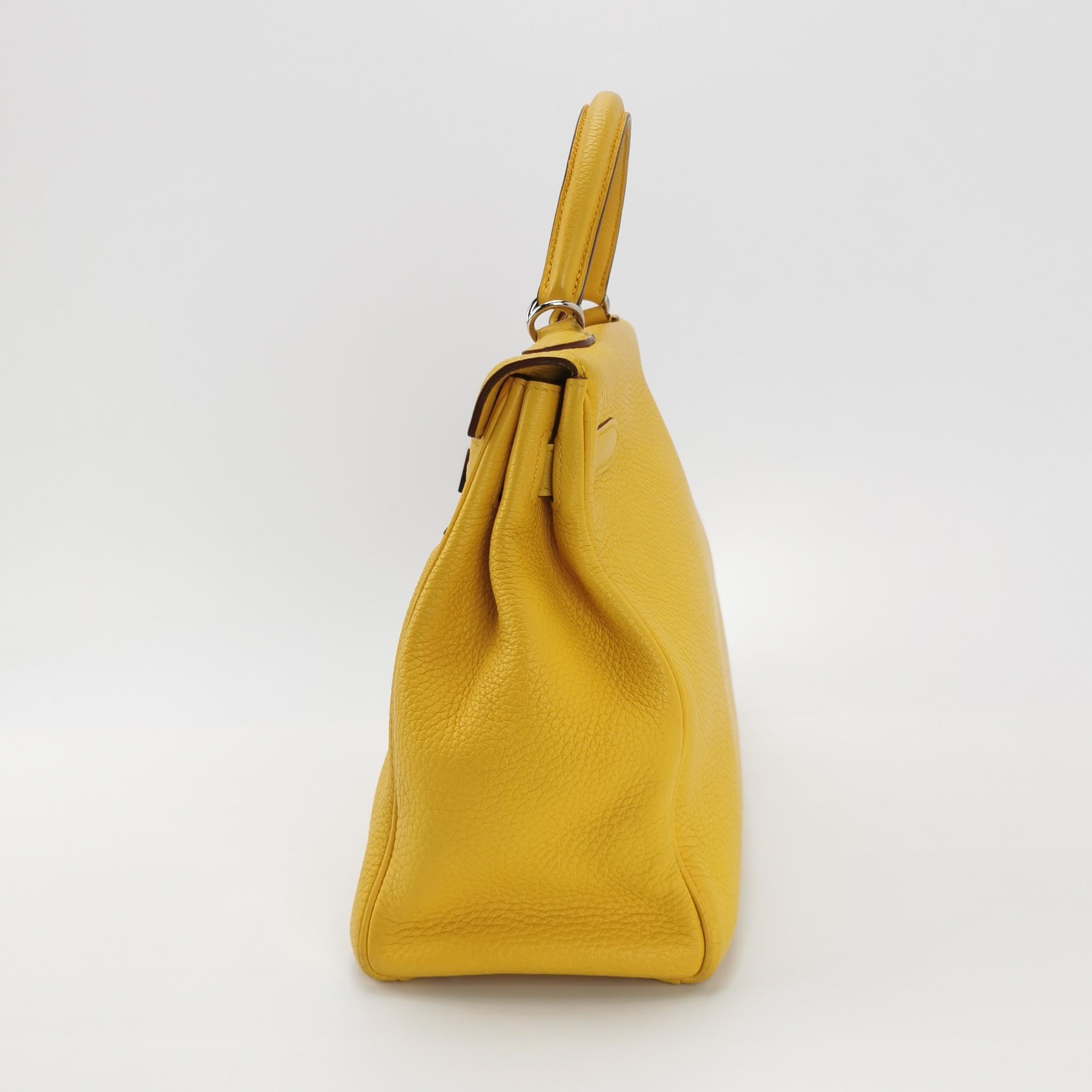 Sac Kelly 32 en cuir jaune Hermès