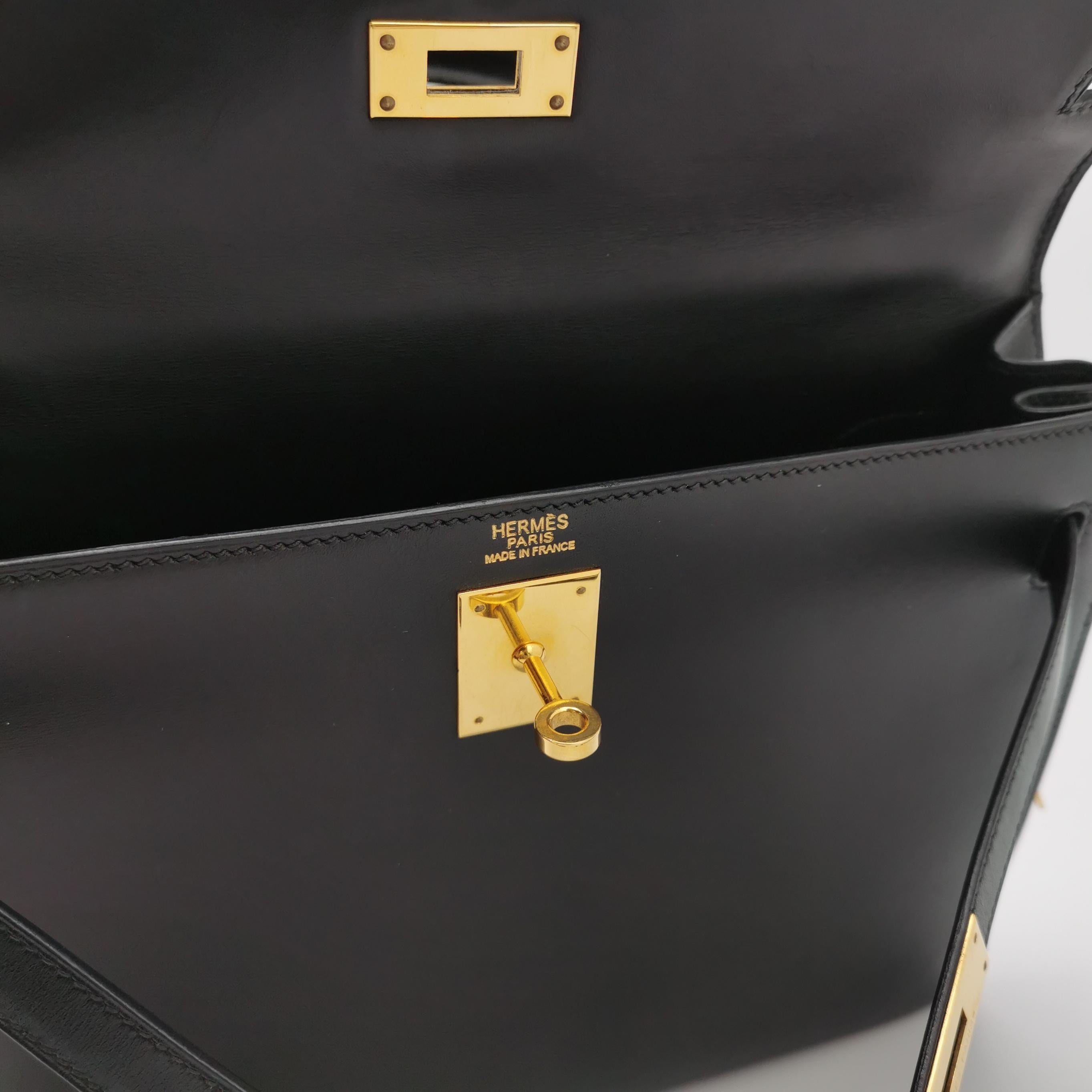 Sac Kelly 32 en cuir noir Hermès