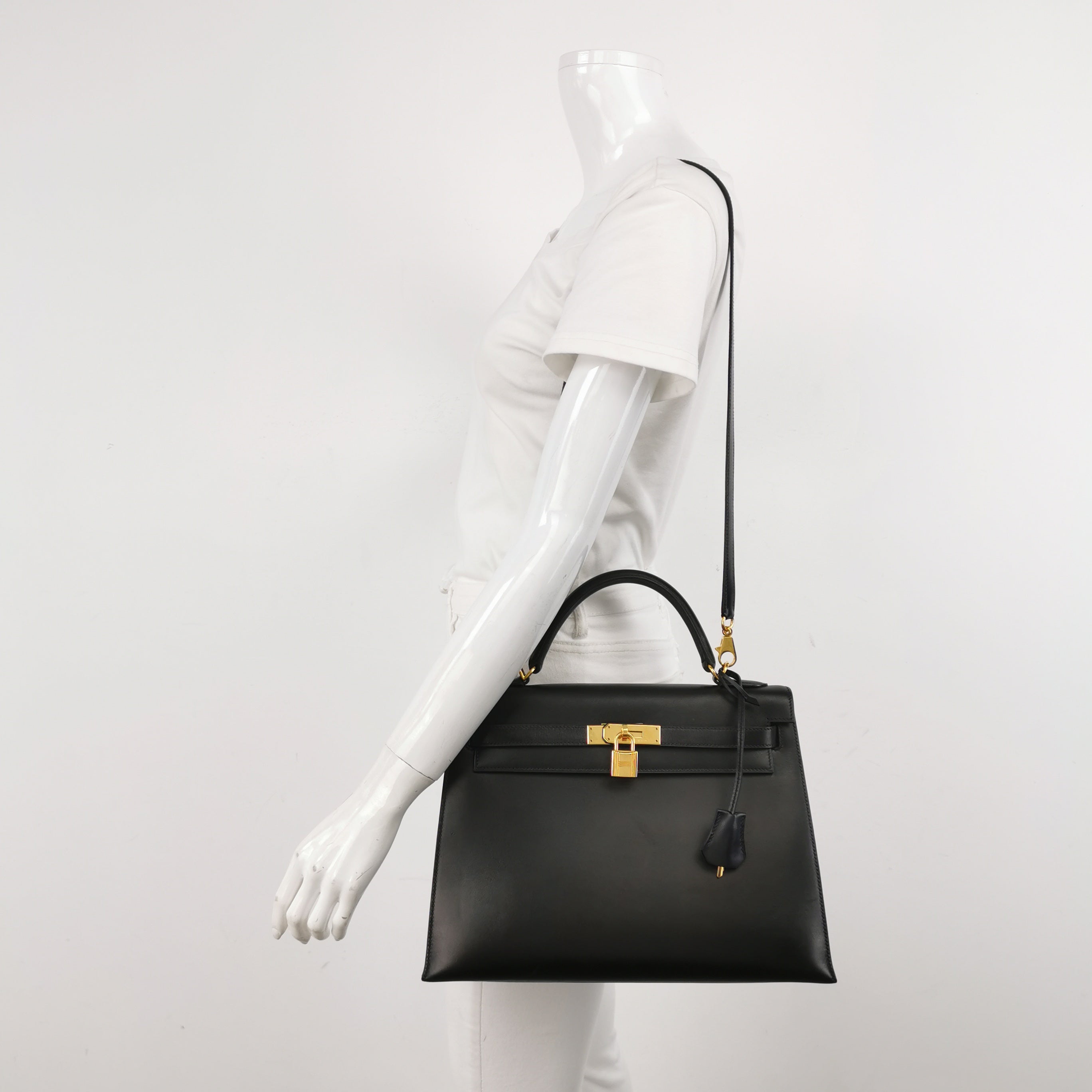 Sac Kelly 32 en cuir noir Hermès