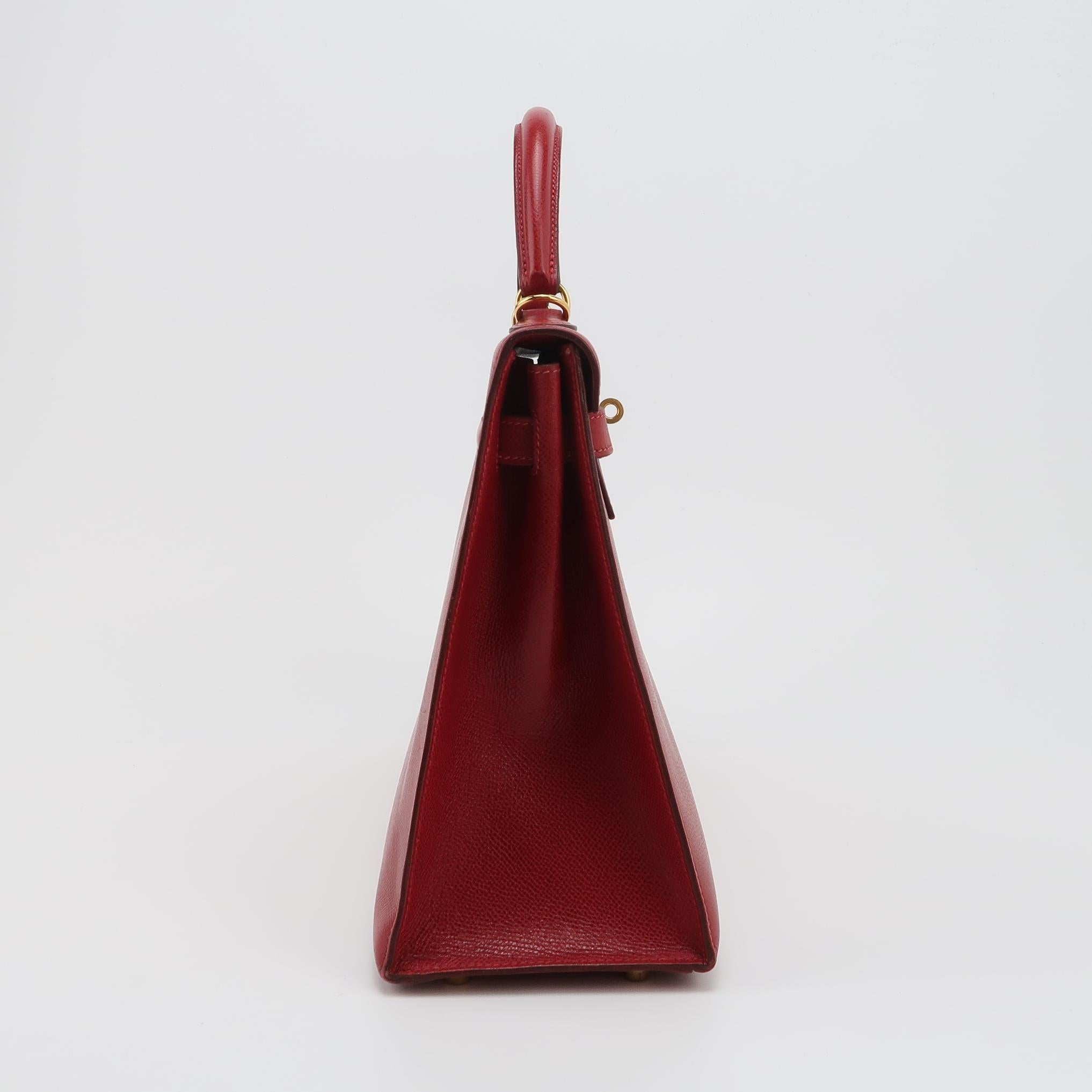 Sac Kelly 32 en cuir rouge H Hermès