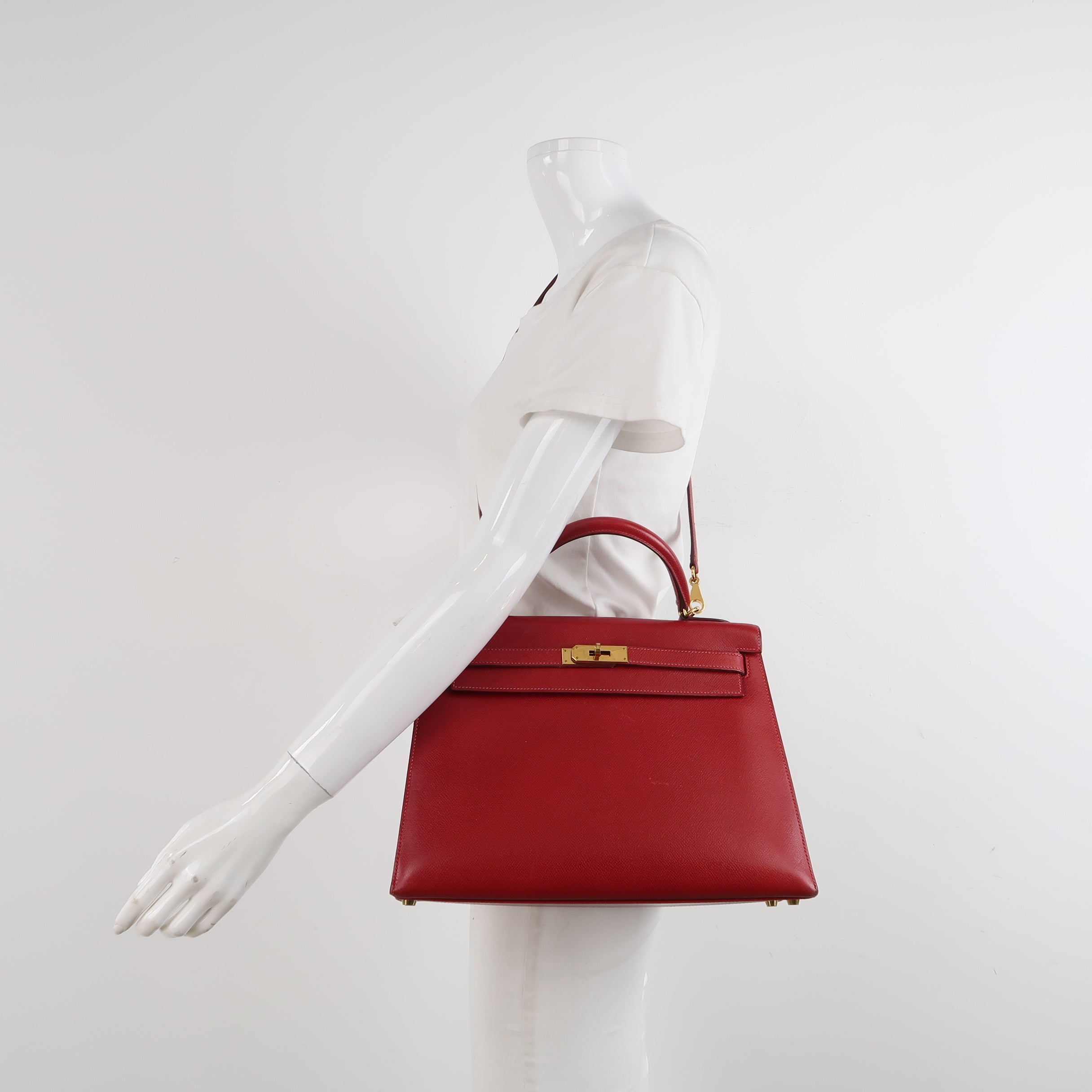 Sac Kelly 32 en cuir rouge H Hermès