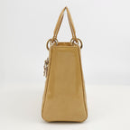 Sac Lady Dior en cuir verni beige Dior