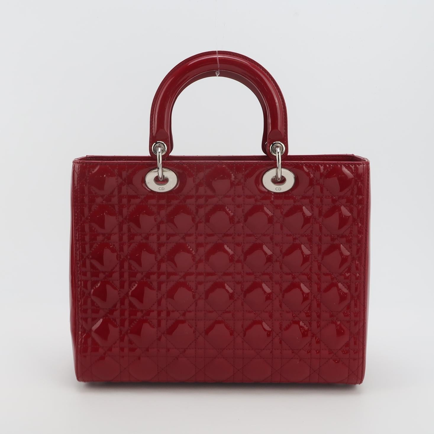 Sac Lady Dior en cuir verni rouge Dior