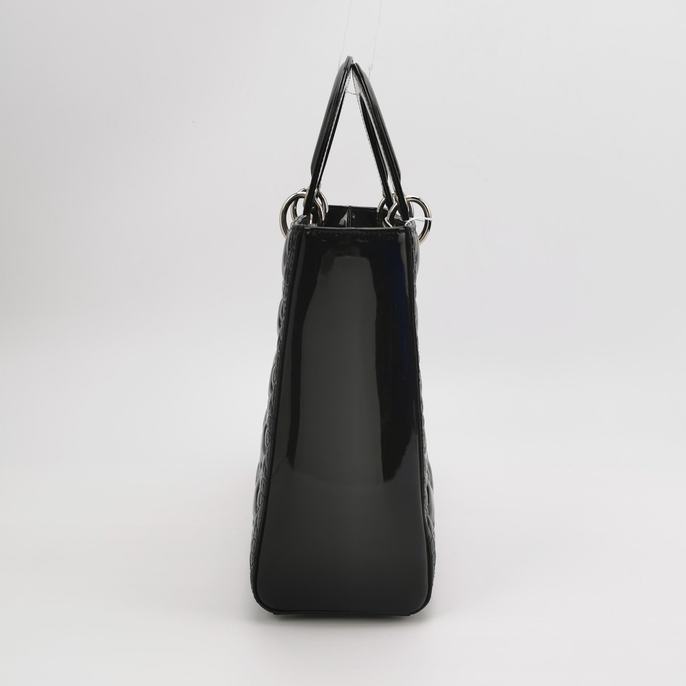 Sac Lady Dior vintage en cuir verni noir Dior