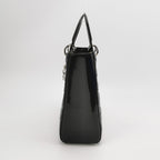 Sac Lady Dior vintage en cuir verni noir Dior