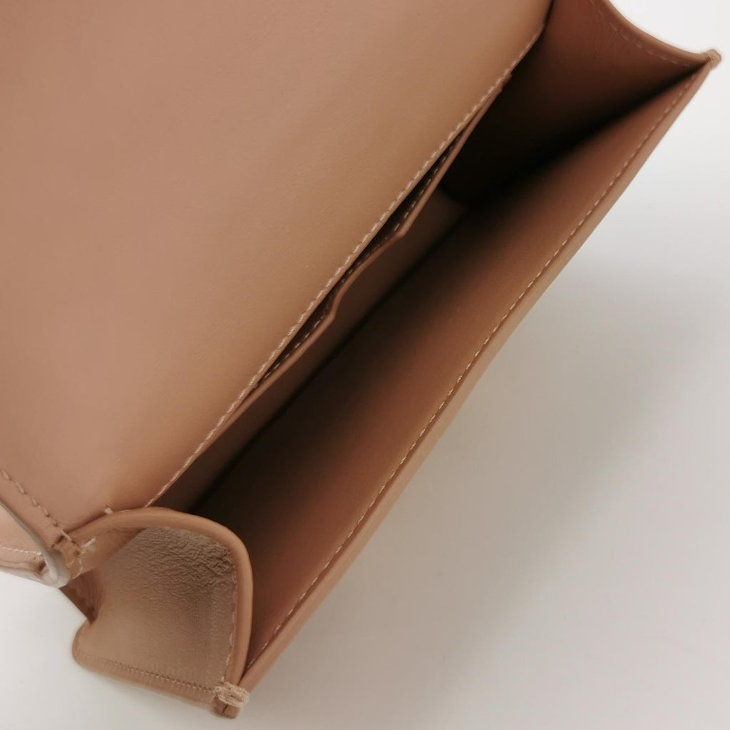 Sac Montaigne 30 Dior en cuir beige Dior