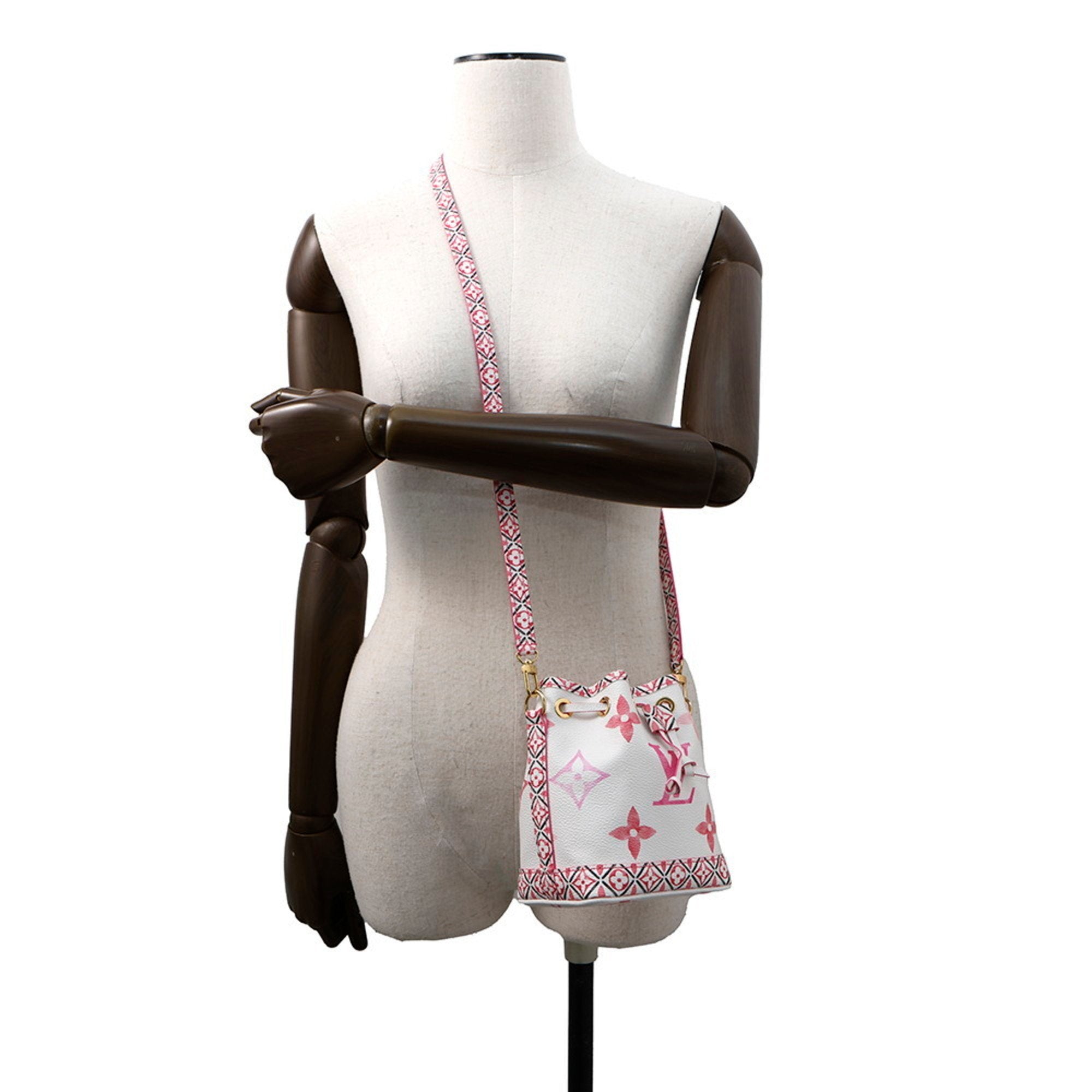 Sac Nano Noé Vintage en cuir blanc monogram rose Louis Vuitton