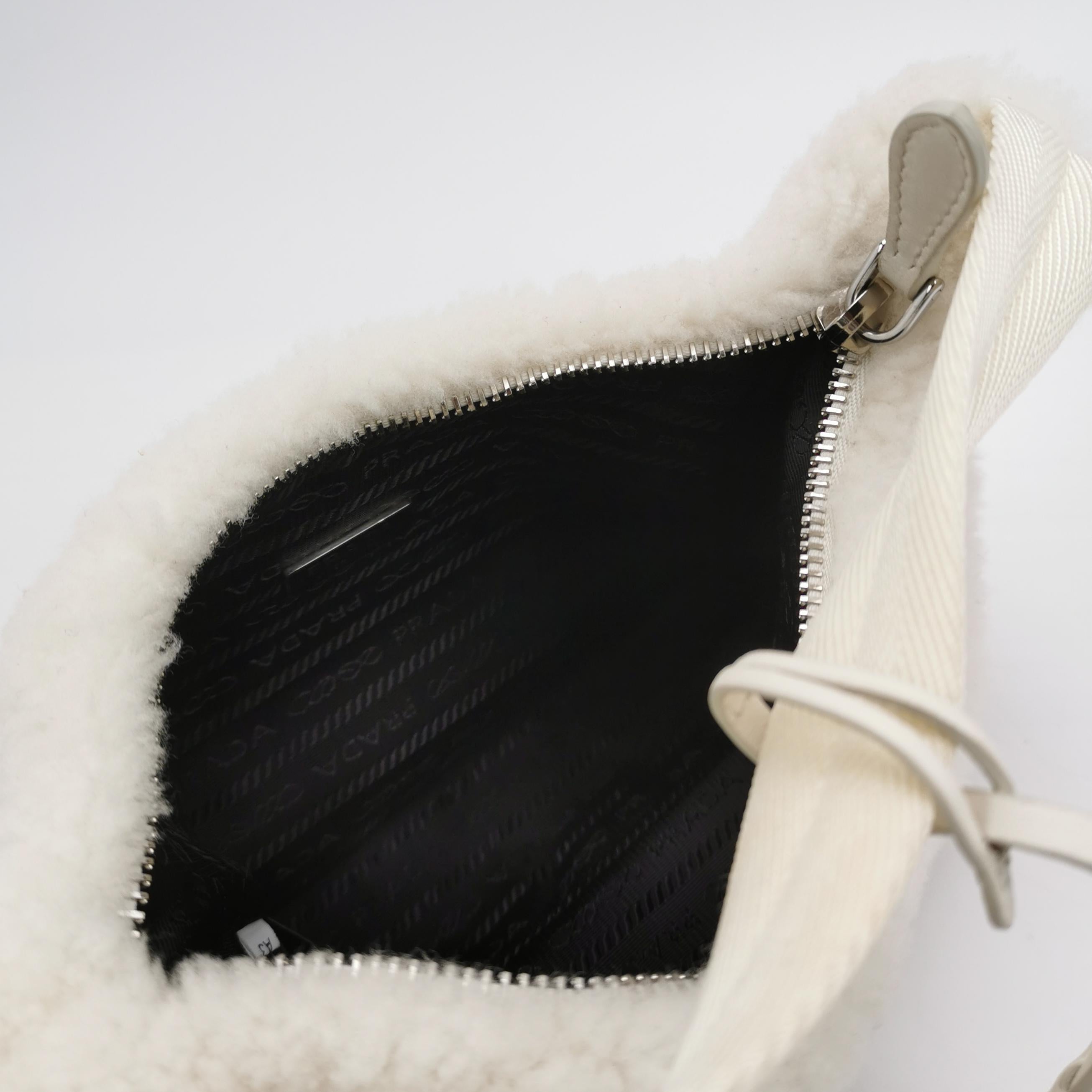 Sac Vintage 2000 en laine blanche Prada